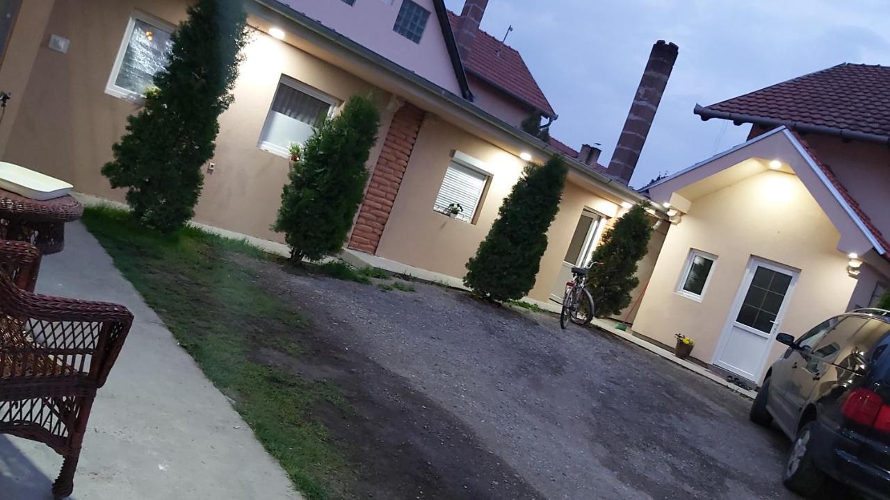 Rooms Stefan Subotica Luaran gambar