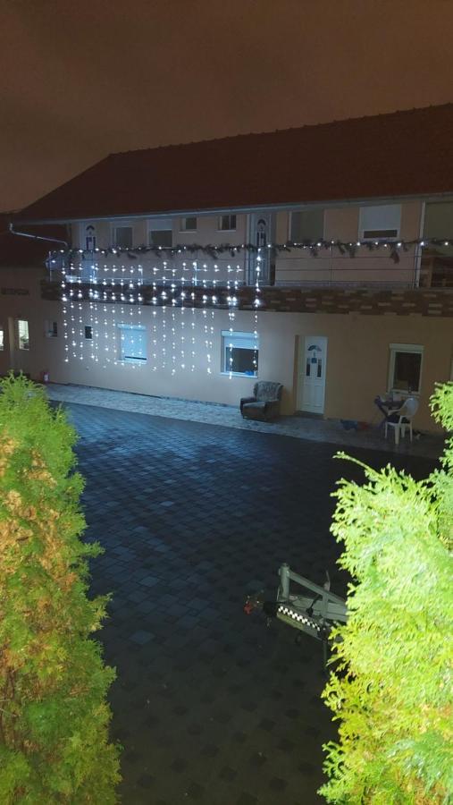 Rooms Stefan Subotica Luaran gambar