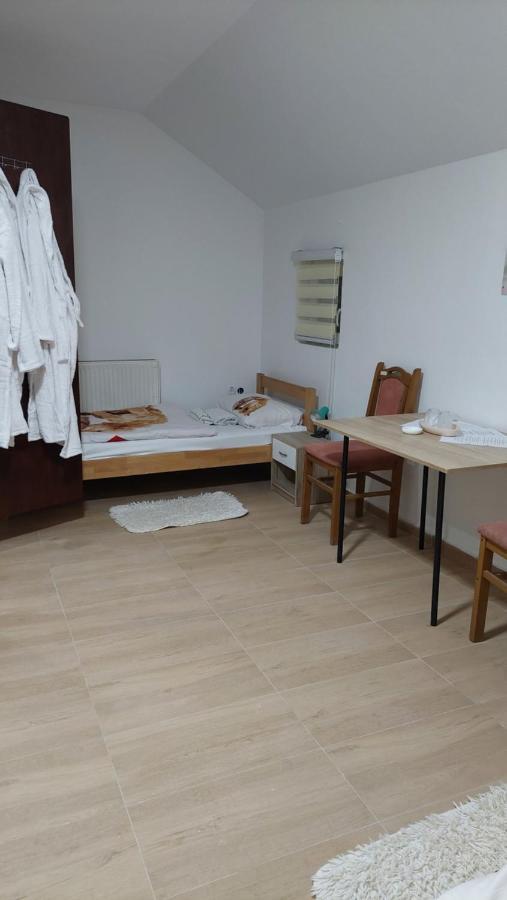Rooms Stefan Subotica Luaran gambar